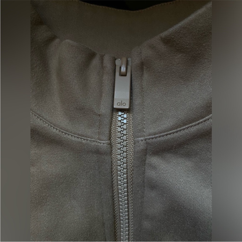 Alo Yoga Toasted Almond On Point Jacket - Picture 4 of 7